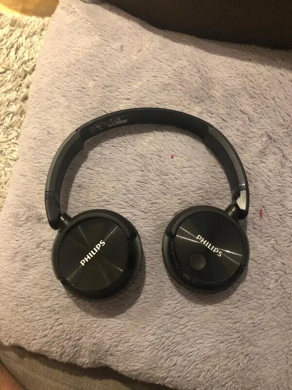 Philips Bluetooth stereo headset SHB3060 in Headphones in Mississauga / Peel Region - Image 6