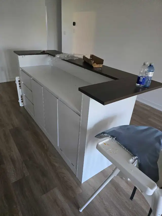 Furniture Assembly 590535886153328642