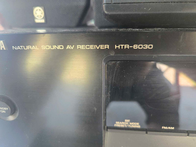 Yahmaha stereo with remote and speakers in Stereo Systems & Home Theatre in St. Catharines - Image 3