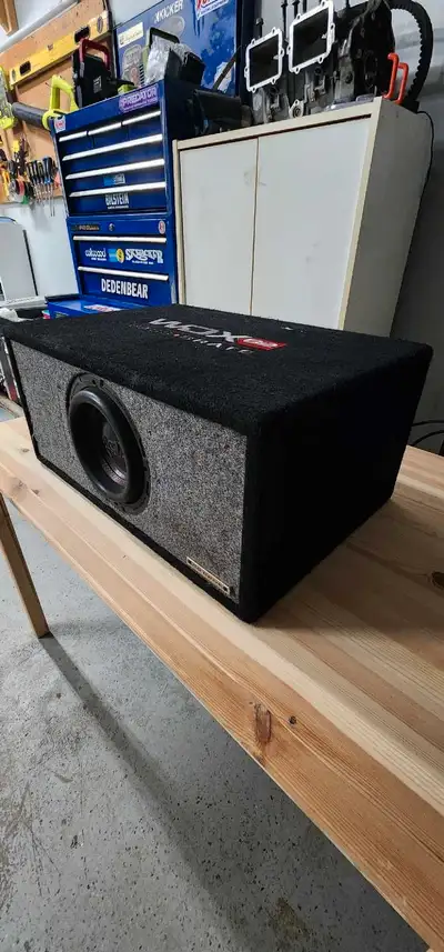High quality compact WDX8-18c Bass Crate with upgrade WDX8G5 8" subwoofer. Rated for 1800w peak powe...