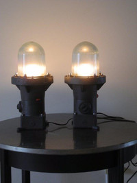 Lampes anti-explosion en fonte - complètement restaurées