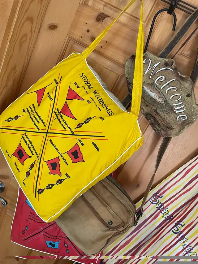 Vintage Cabin Decor, Prices Below in Arts & Collectibles in Kamloops - Image 3
