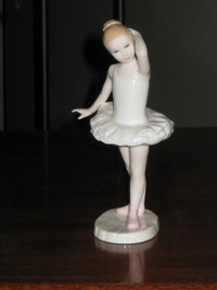 Royal Doulton, Little Ballerina HN3395 (LOCATION PORT DOVER)