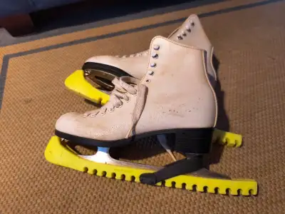 Size 7 women's skates