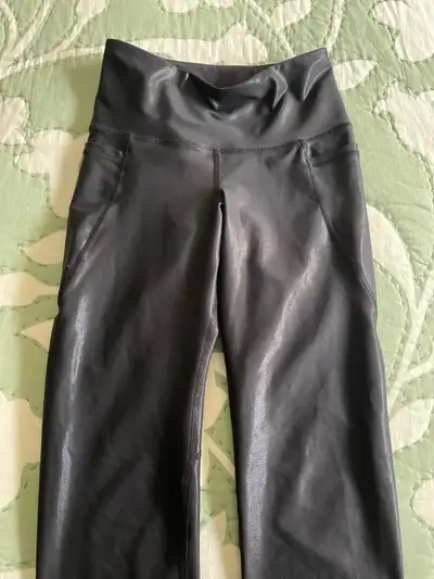 Leggings small new, View more