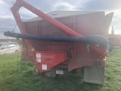 FOR SALE: 1973 IHC 3T FARM TRUCK VERY CLEAN SHEDDED SINCE NEW LOW MILEAGE GAS NEW TIRES STEEL BOX DR...