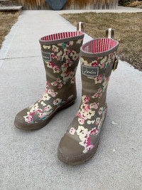 Cute Rain boots. Joules. Size 7.