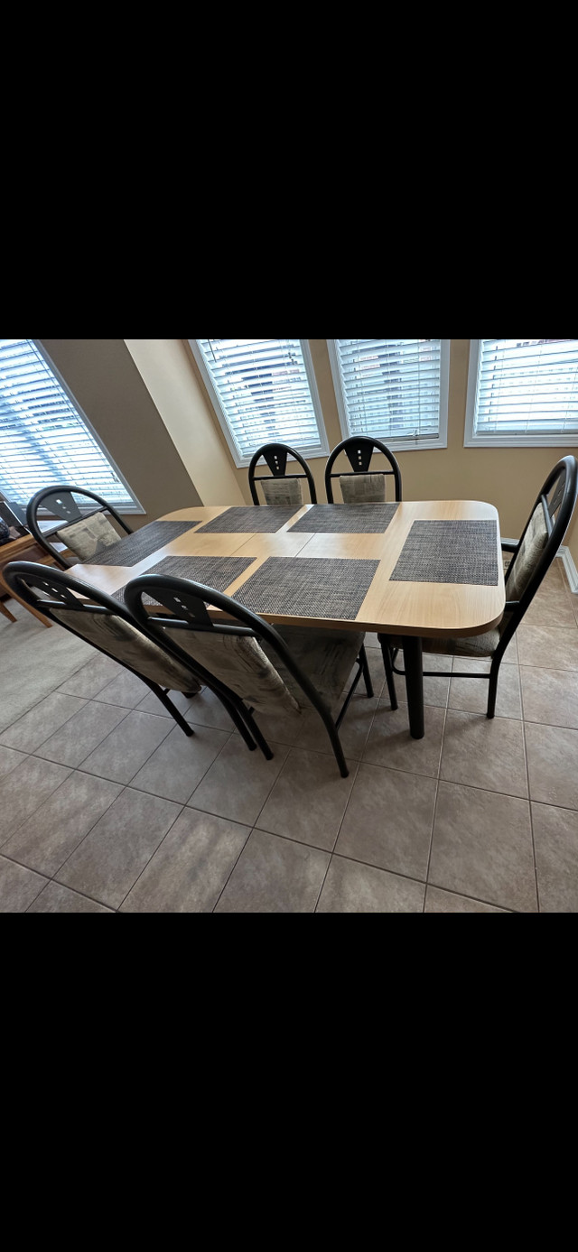 Dining set  in Dining Tables & Sets in Oakville / Halton Region - Image 2