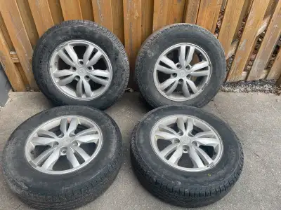 $250 obo. Aluminum rims from a 2009 Hyundai Tucson with summer tires. 215/75 R16