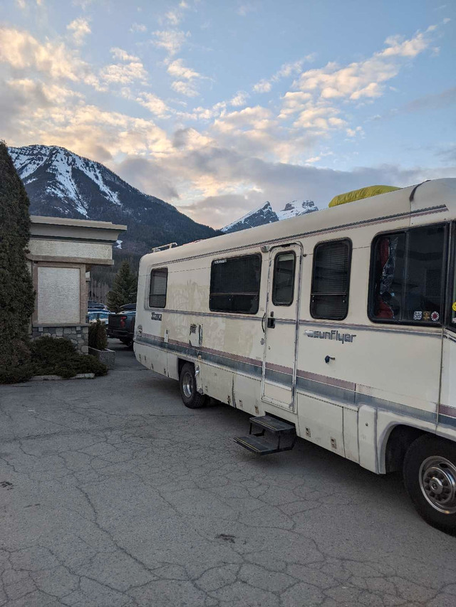 Mechanic looking for yard to repair and store RVs  in Friendship & Networking in Calgary