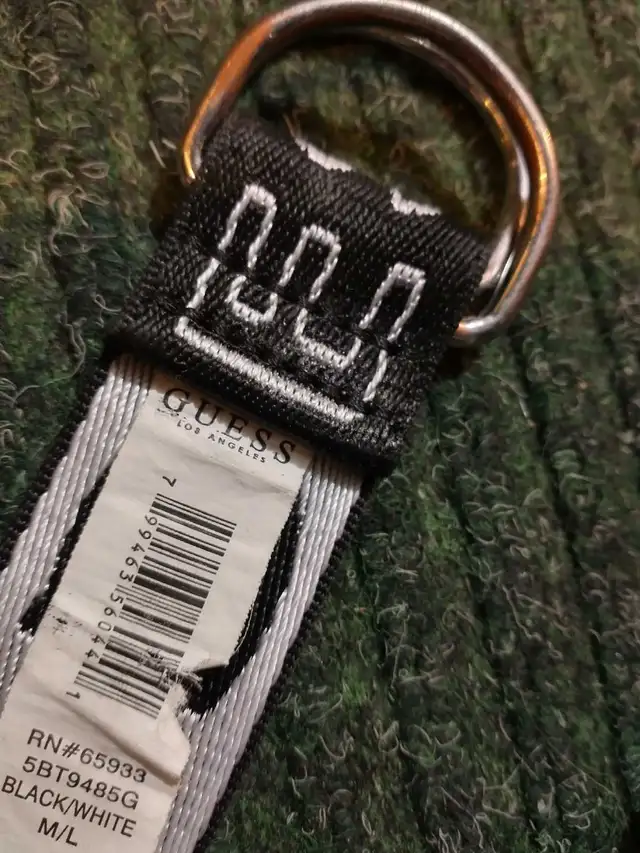Guess black & white adjustable belt in Women's - Other in Laval / North Shore - Image 5