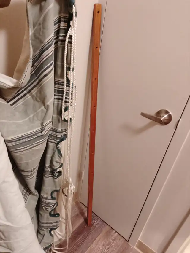 Canvas Hammock with Cotton Rope and Hardwood Spreader Bars in Outdoor Décor in Guelph - Image 3