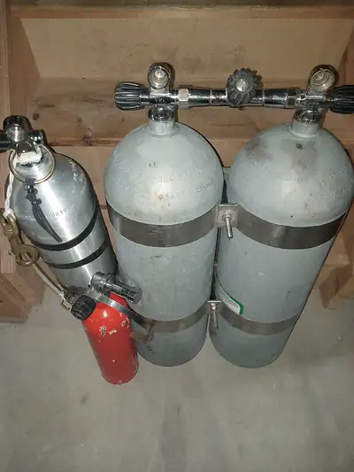 Scuba tanks for tech diving, View more