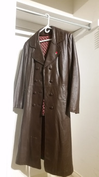 Leather Jacket. Long outerwear - Like New. Medium Size