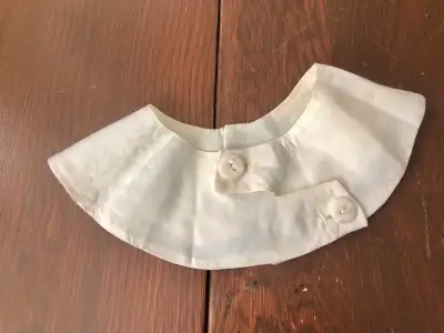 Beautiful piece! Part of a large group Pick up in Marda Loop. Thanks! Most of the listings here belo...