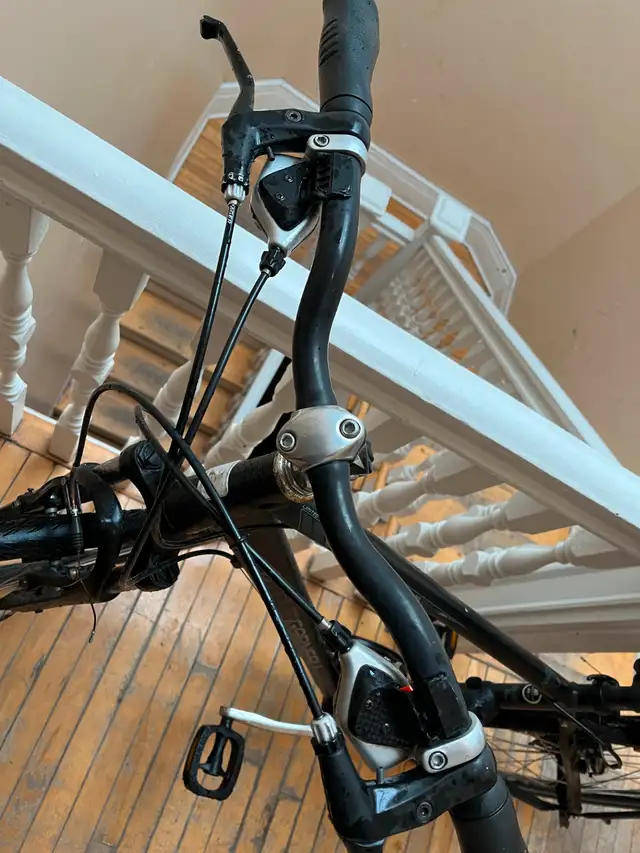 Vélo Louis Garneau (cadre M) in Cruiser, Commuter & Hybrid in City of Montréal - Image 7
