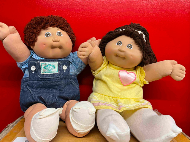 VINTAGE Cabbage Patch Kids (6 total) - LIKE NEW - Value $450+ in Toys & Games in City of Toronto - Image 3