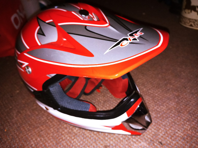 MOTOCROSS V310  HELMET  SIZE LARGE in Motorcycle Parts & Accessories in Sarnia