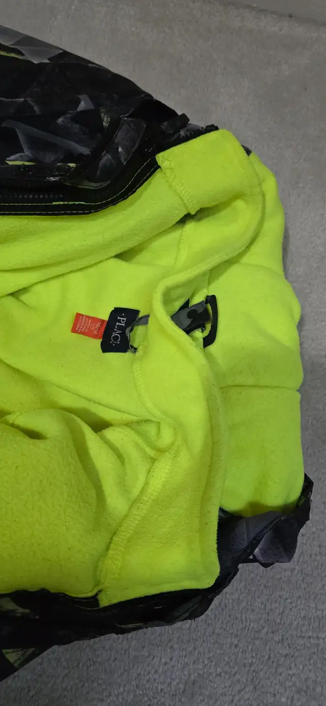 Kids winter jackets in Kids & Youth in Markham / York Region - Image 8