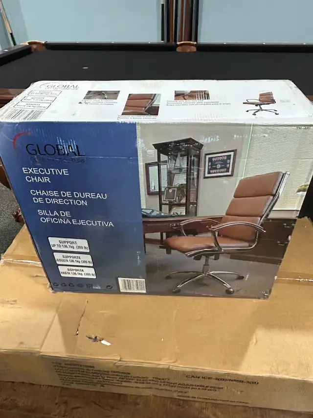 office chair  in Chairs & Recliners in Markham / York Region - Image 3