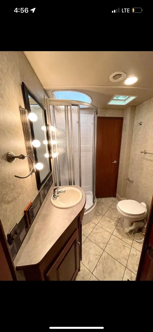 2010 Itasca Meridian 39GS – Cummins Diesel – Fully Serviced – Wa in RVs & Motorhomes in St. Albert - Image 10
