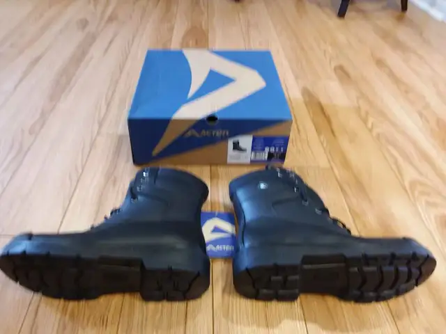 BOTTES DE TRAVAIL in Men's Shoes in Laval / North Shore - Image 3