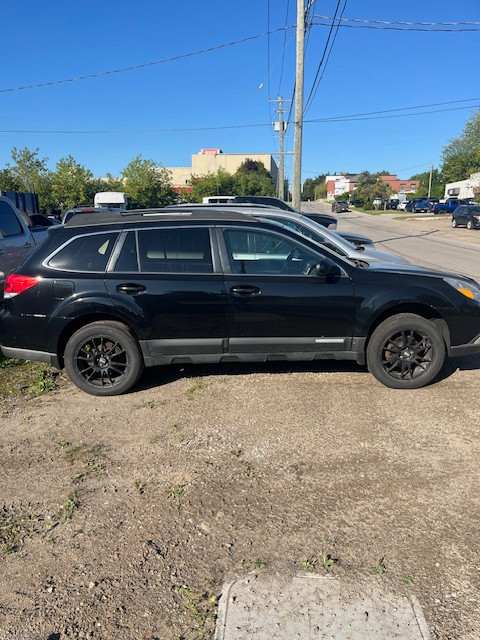 2012 Subaru Outback 6 speed manual transmission in Cars & Trucks in Kitchener / Waterloo - Image 4