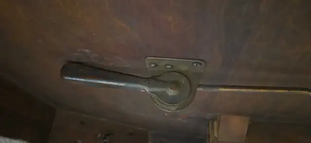 Antique carved Dining Table Set 6 chairs and table in Dining Tables & Sets in Bedford - Image 7