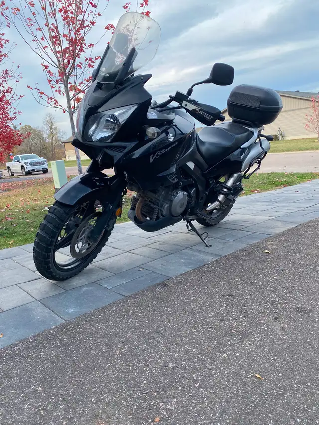 2005 DL1000 Vstrom $1800 o.b.r.o. in Sport Touring in Renfrew - Image 2