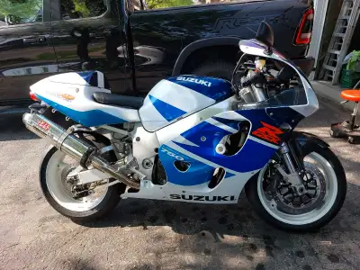 1998 GSXR750 in very good shape with low kms. Recent upgrades include Andreani cartridge kit in the...