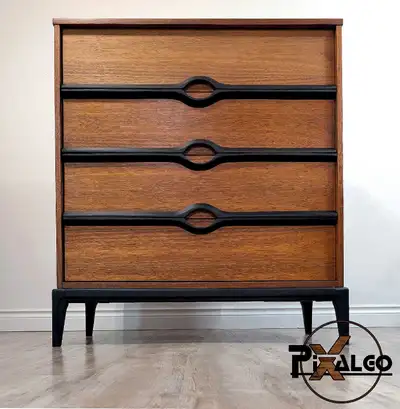 Magnifique Commode Mid Century Restaurée., View more