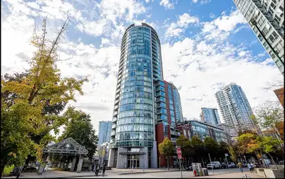 Private Room at 58 Keefer Place – Just Bring Your Luggage! Looking for a fully furnished PRIVATE ROO...