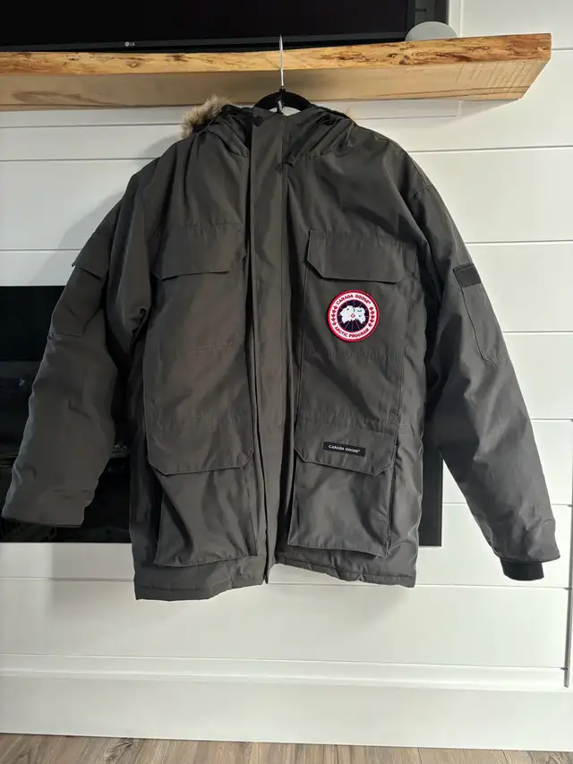 Men’s XL Canada Goose Jacket in Men's in Owen Sound - Image 2