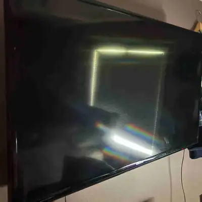 Samsung 50" 1080p 60Hz LED HDTV *No bottom stand, View more
