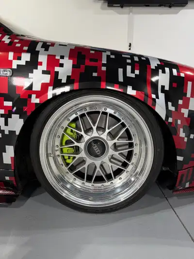 Selling my three piece wheels company is Mahdi Mesh imported from japan thay are 17x9 ET12 5x112 rea...