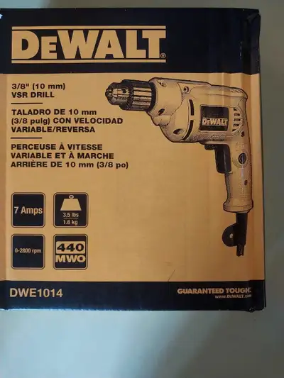 Encore dans la boîte. Jamais utilisée Keyed chuck 7.0 amp 3/8-inch (DWE1014)