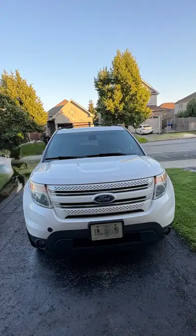 selling 2015 Ford Explorer Limited. 310428 kms in good working condition $3900 obo