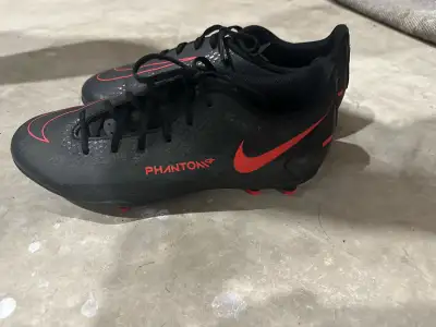 Nike soccer cleats size 6, View more