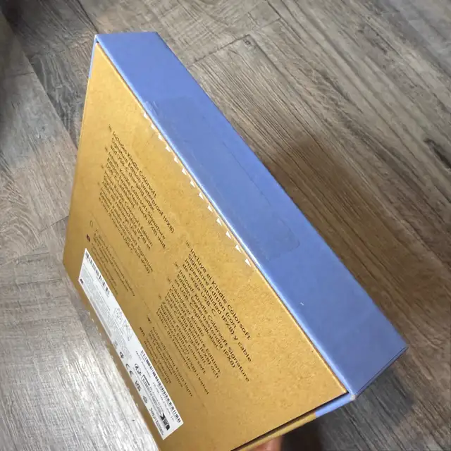 Brand New 32 GB Amazon Kindle Colorsoft Signature Edition in General Electronics in Burnaby/New Westminster - Image 5