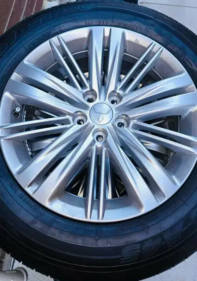 Selling a set of 4 original equipment tires that came with the 18” rims from a 2024 Mitsubishi Outla...