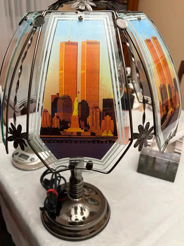 OK Lighting Twin Towers NYC Touch Lamp in Indoor Lighting & Fans in Mississauga / Peel Region - Image 3