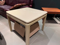 Beige lacquer coffee and end tables