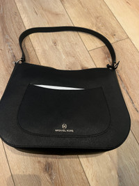 Michael Kors purse (black shoulder bag)