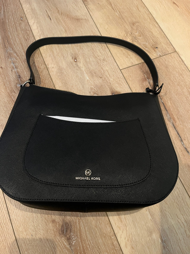 Michael Kors purse (black shoulder bag) in Women's - Bags & Wallets in Barrie