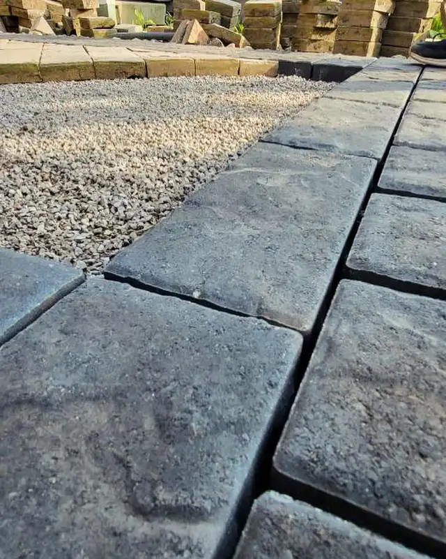 Interlock & Stone446068597740677120