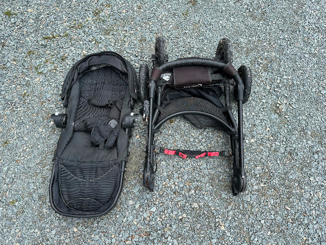 City Jogger Versa stroller in Strollers, Carriers & Car Seats in Cole Harbour - Image 4