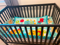 Baby convertible crib
