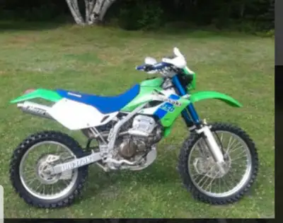 Very unique KLX250. Has a 300 kit. Low kms. Made to look like an ‘80’s KX. Still street legal. Don’t...