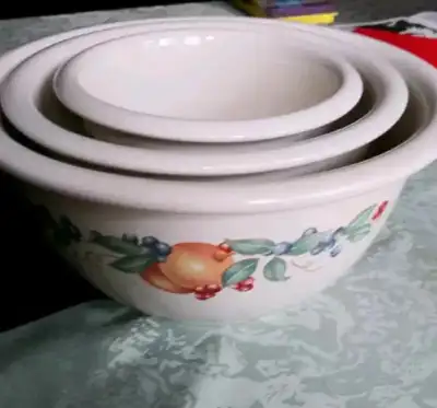 VINTAGE 3PC CORELLE ABUNDANCE MIXING BOWLS - FRUIT PATTERN., View more