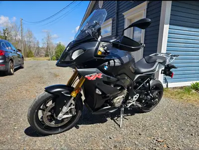 2016 s1000xr 43500 kms. Valve service and oil change done at 40000 kms. Full exhaust, ecu flash with...